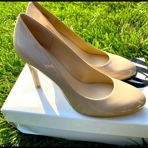 Nude Pumps